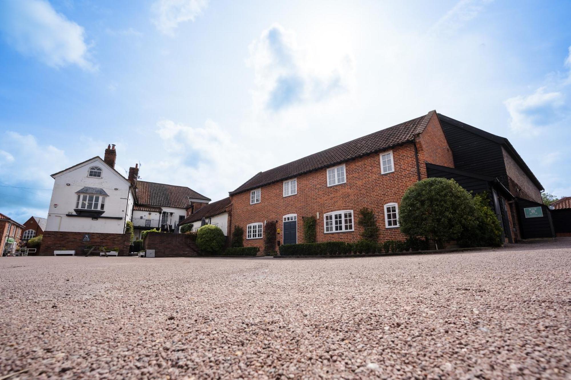 Bed and breakfast The Loddon Swan Extérieur photo