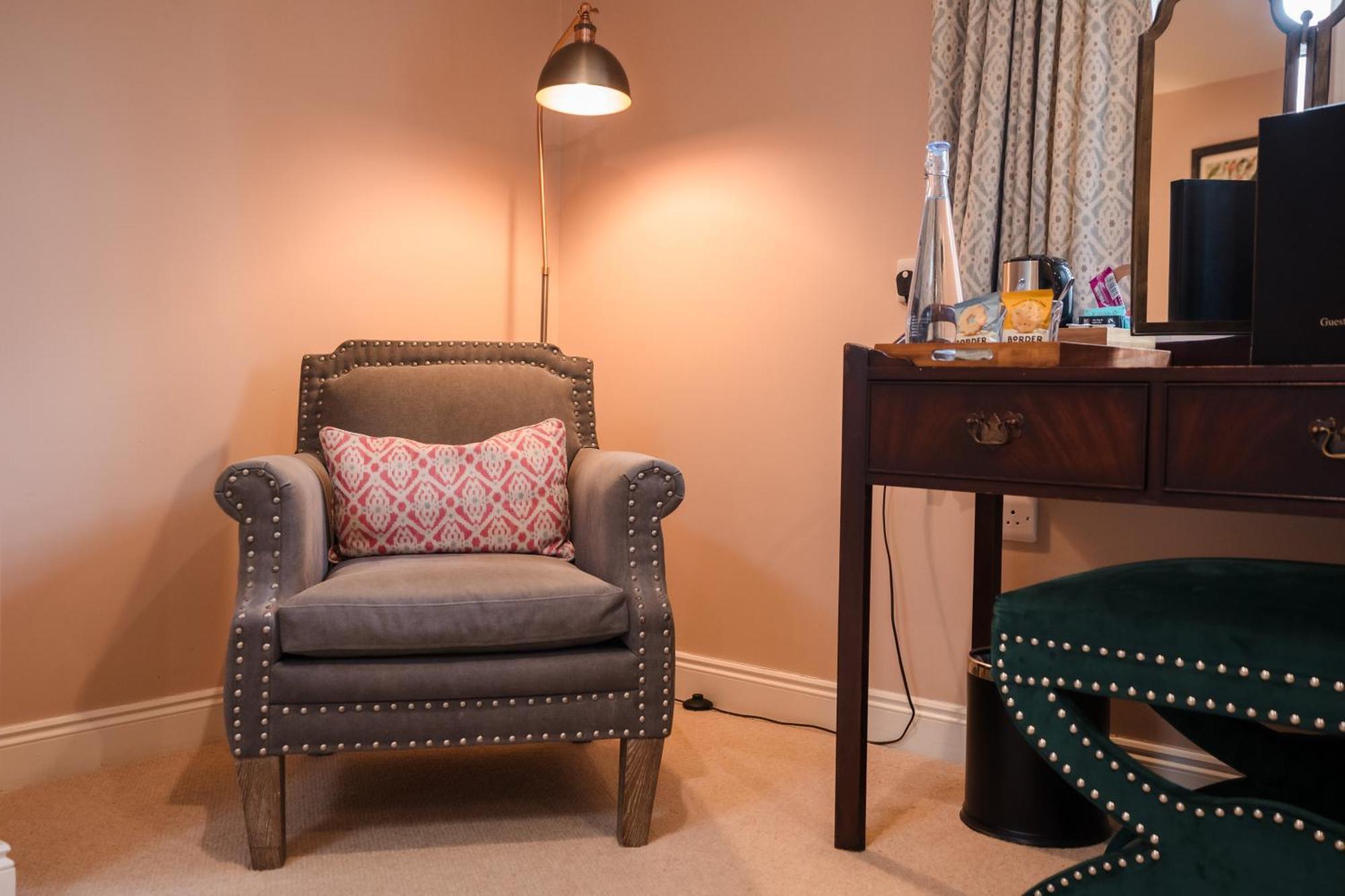 Bed and breakfast The Loddon Swan Extérieur photo